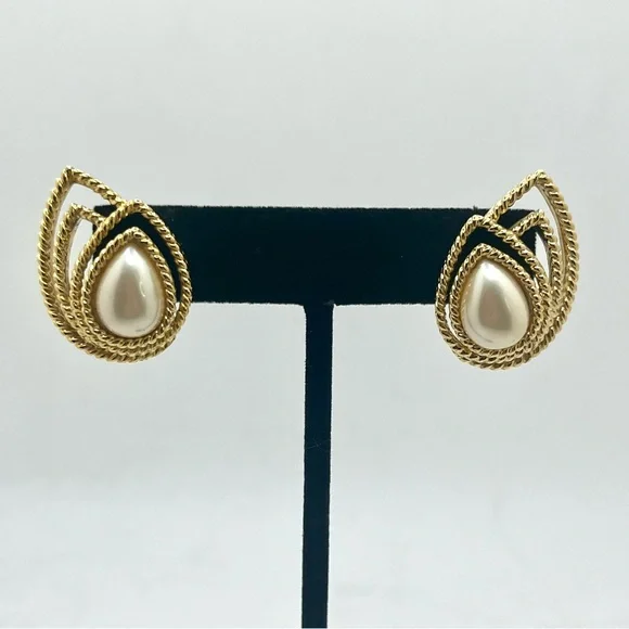 Vintage Trifari Faux Pearl Gold Tone Pierced Earrings - Picture 2 of 7